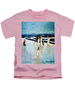 Family at the beach - Kids T-Shirt