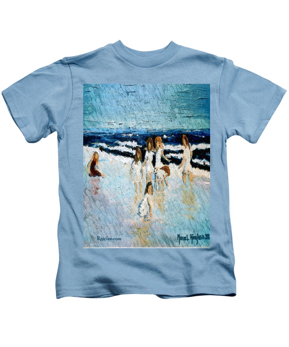 Family at the beach - Kids T-Shirt