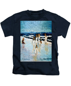 Family at the beach - Kids T-Shirt