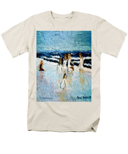 Family at the beach - Men's T-Shirt  (Regular Fit)