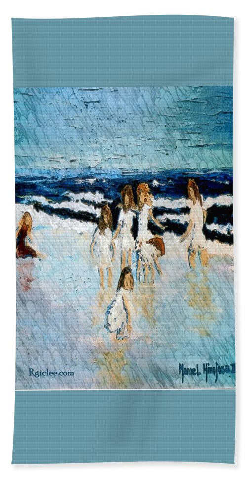 Family at the beach - Beach Towel