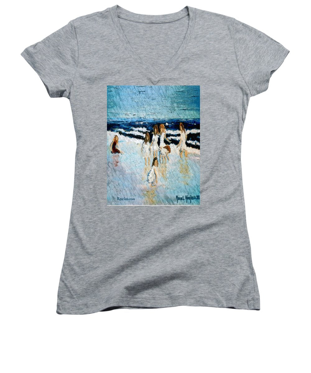 Family at the beach - Women's V-Neck