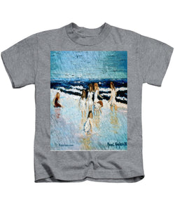 Family at the beach - Kids T-Shirt