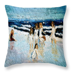 Family at the beach - Throw Pillow