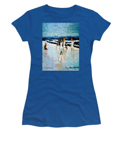 Family at the beach - Women's T-Shirt