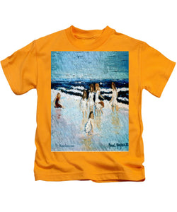 Family at the beach - Kids T-Shirt